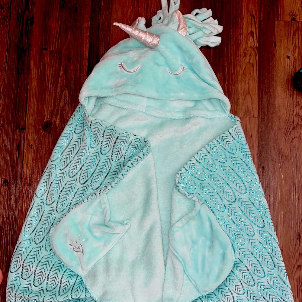 Justice kids hooded blanket